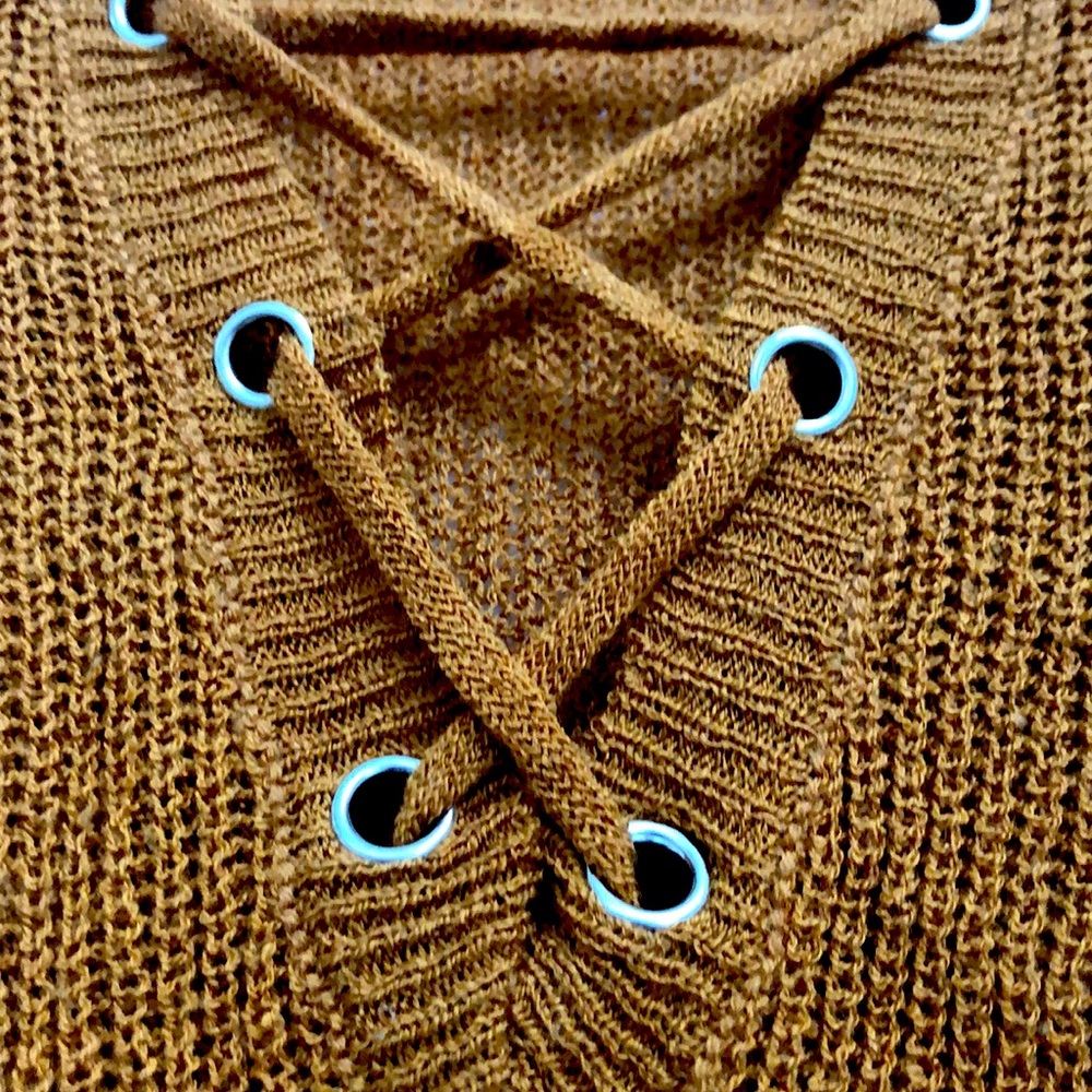 Women’s V-Neck Sweater (size M)